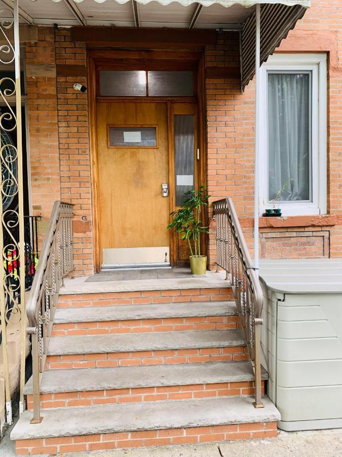 Urban Jungle Oasis In Queens! Habitación en casa particular Nueva York